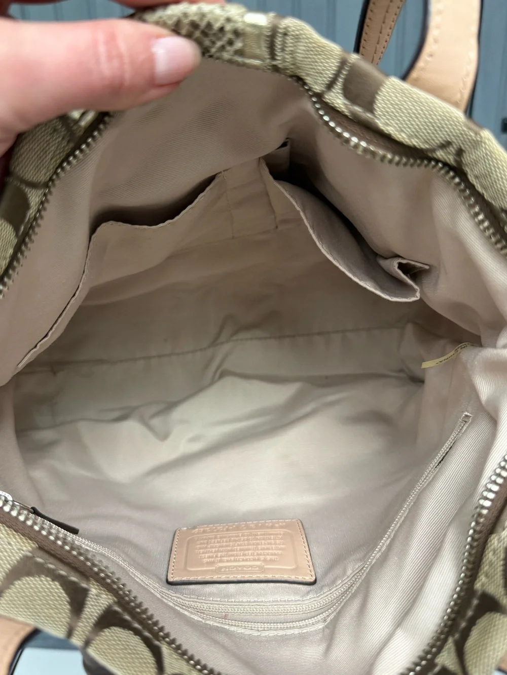 Coach classic signature